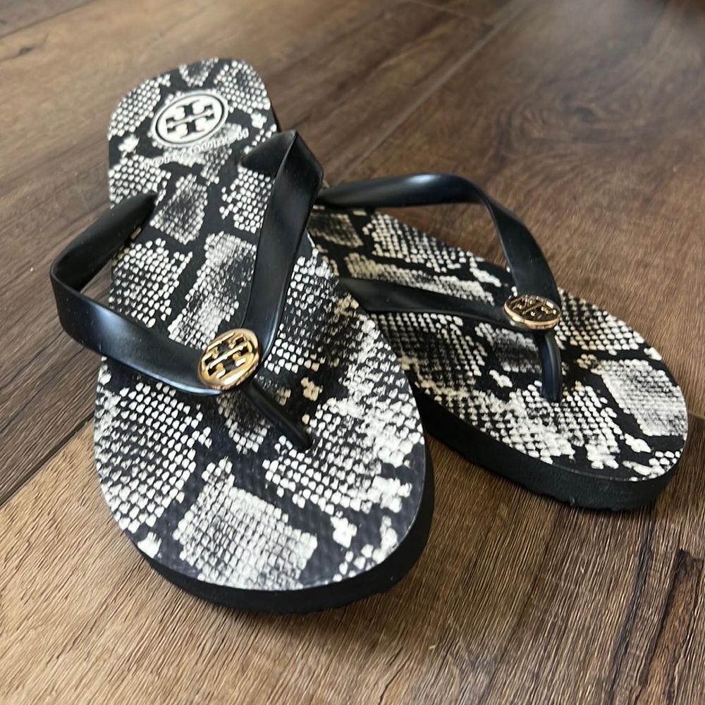 Tory Burch size 8 flip flops